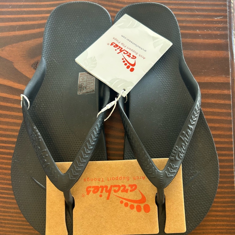 Archies Black Women's Sandals. Great arch support. Brand new